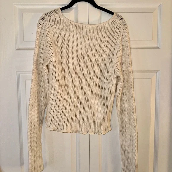 NWT Abercrombie Cream Knit Women's Top- Size Medium - Picture 10 of 10